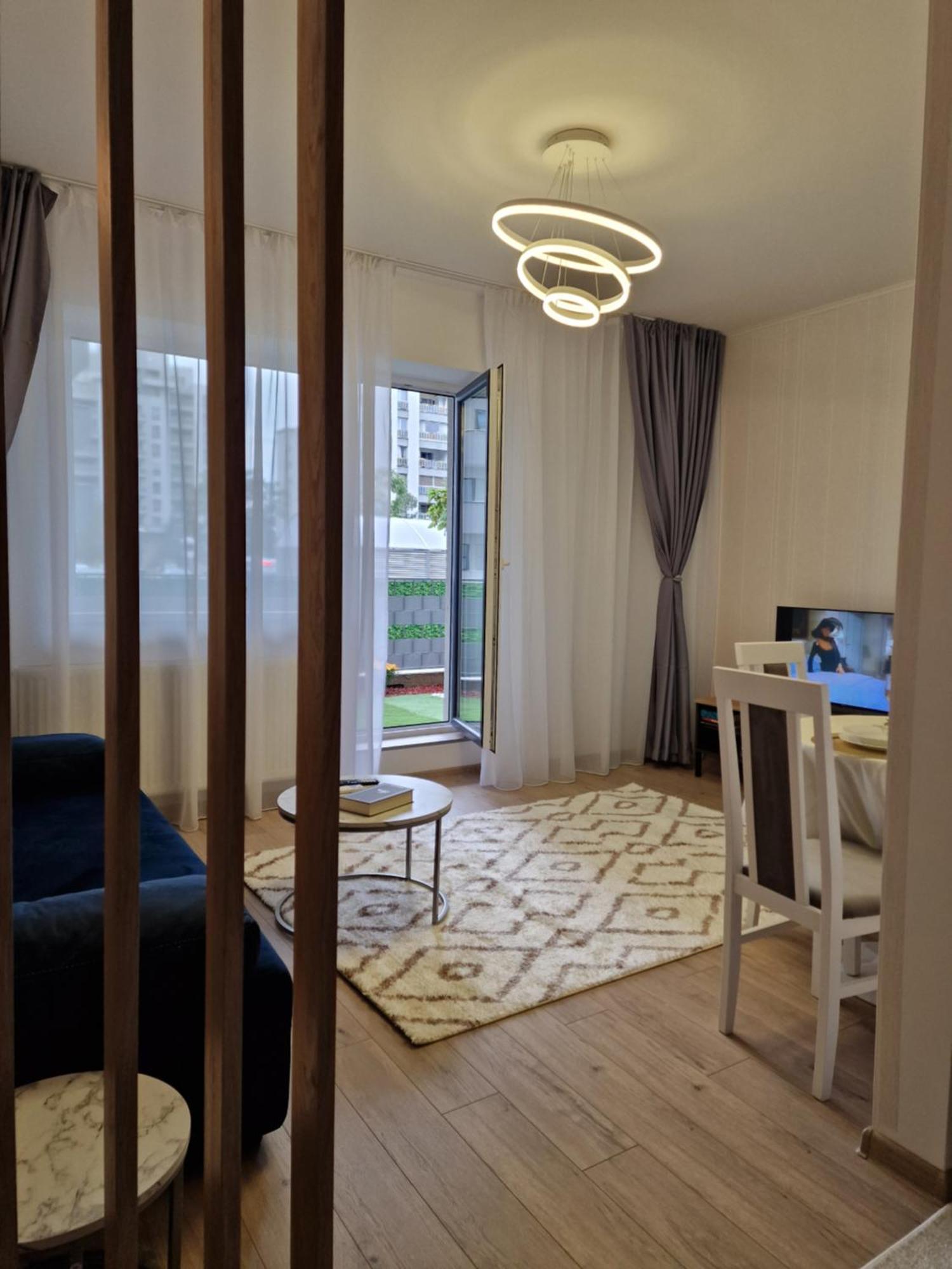 Studio&Garden! Roşu المظهر الخارجي الصورة
